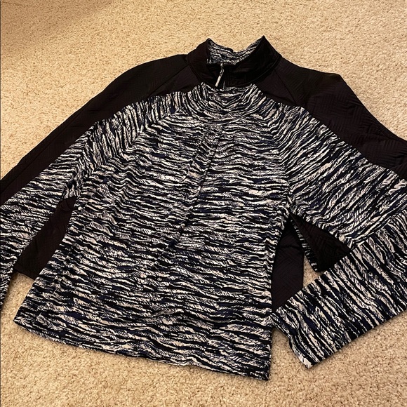 St. John Sport Patterned Jacket and Top Set - Picture 7 of 10